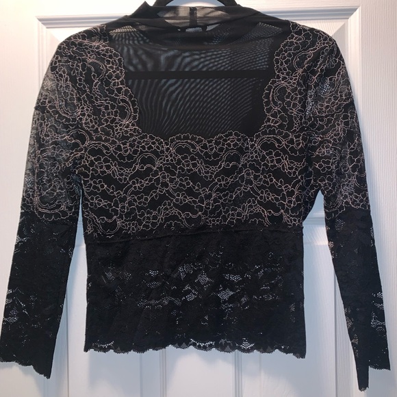 Guess lace top - size medium - Picture 4 of 4